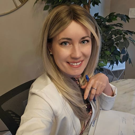 Dr. Anna Kolomitseva